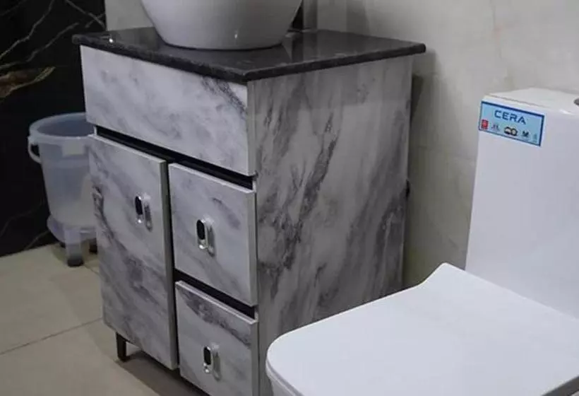 Fabhotel Flying Kiwi