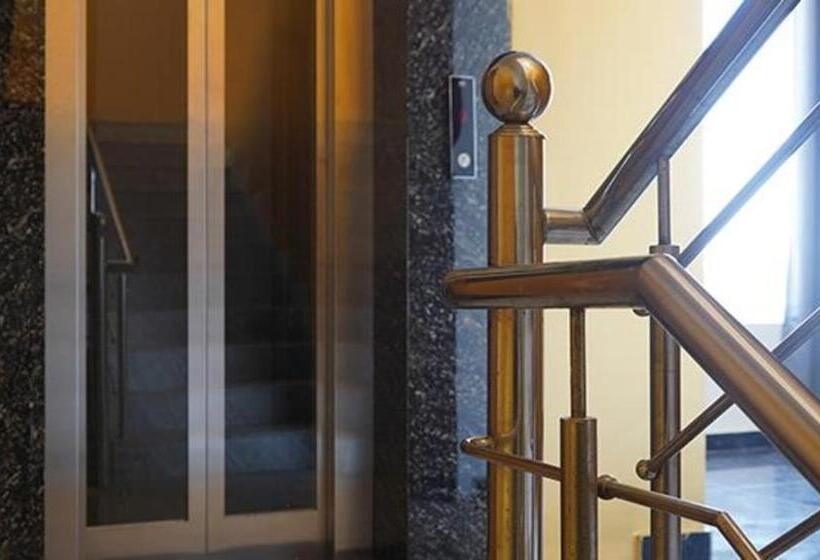 Fabhotel Flying Kiwi