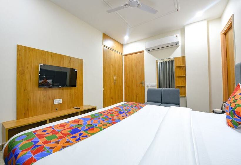 Fabhotel Flying Kiwi