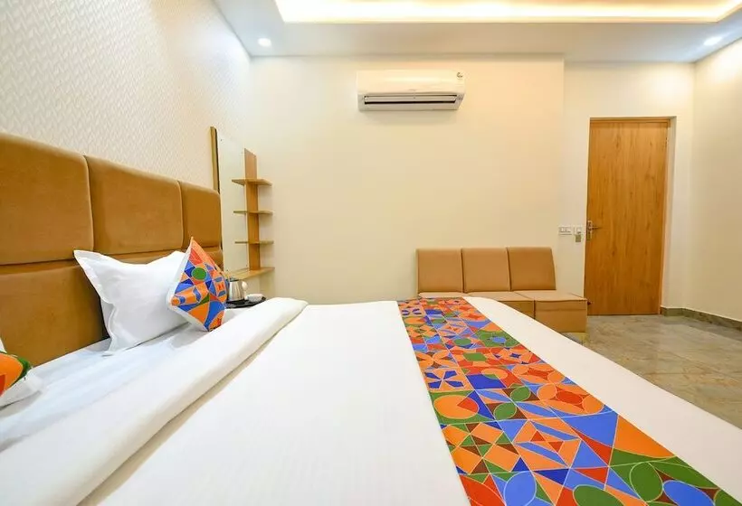 Fabhotel Flying Kiwi