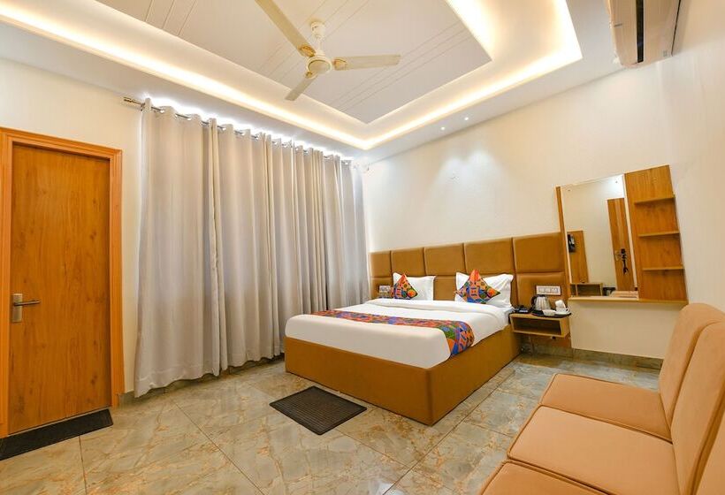 Fabhotel Flying Kiwi