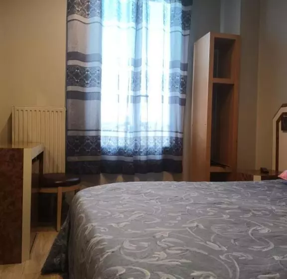 هتل Azur
