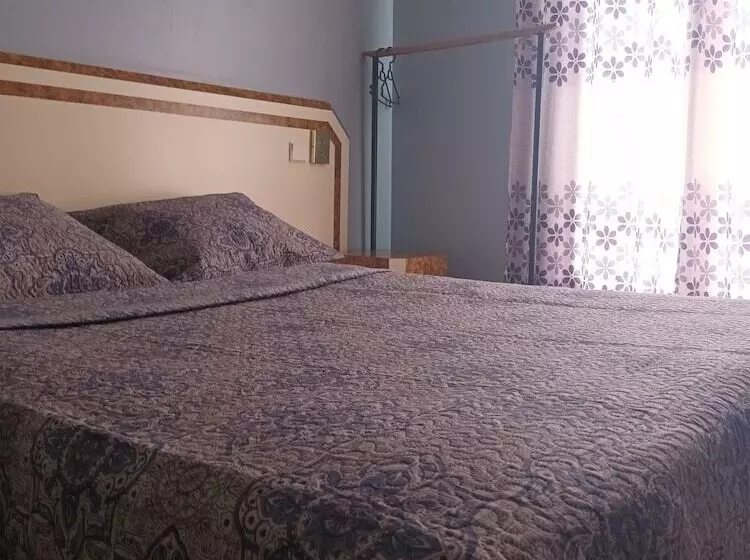هتل Azur