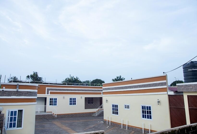 בית מלון כפרי Brymac