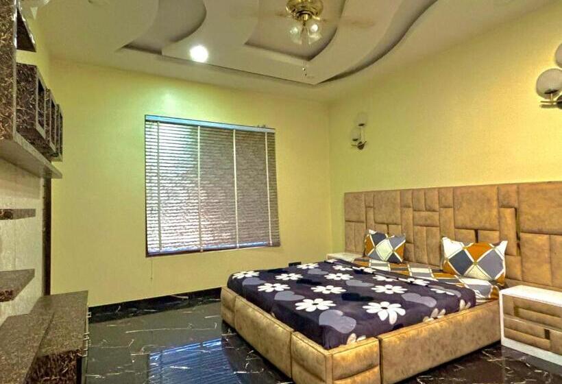 Hotelli Gurgaon Farmhouseparty Birthday Party