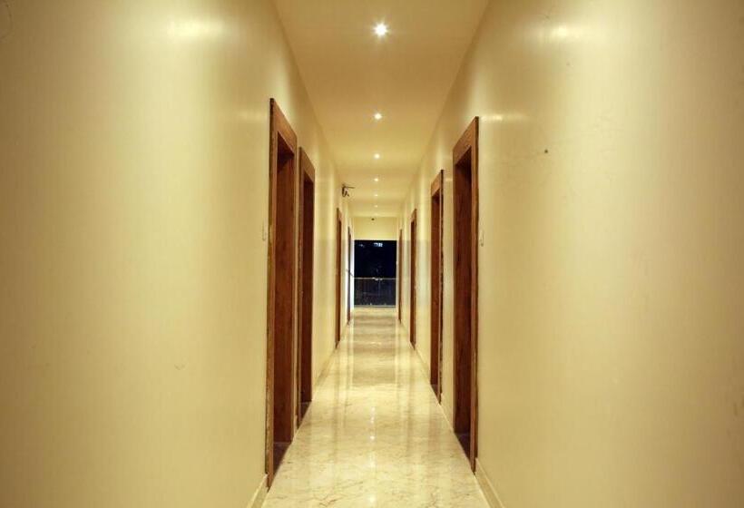 בית מלון כפרי Madhusudan Executive