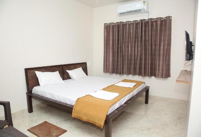 בית מלון כפרי Madhusudan Executive