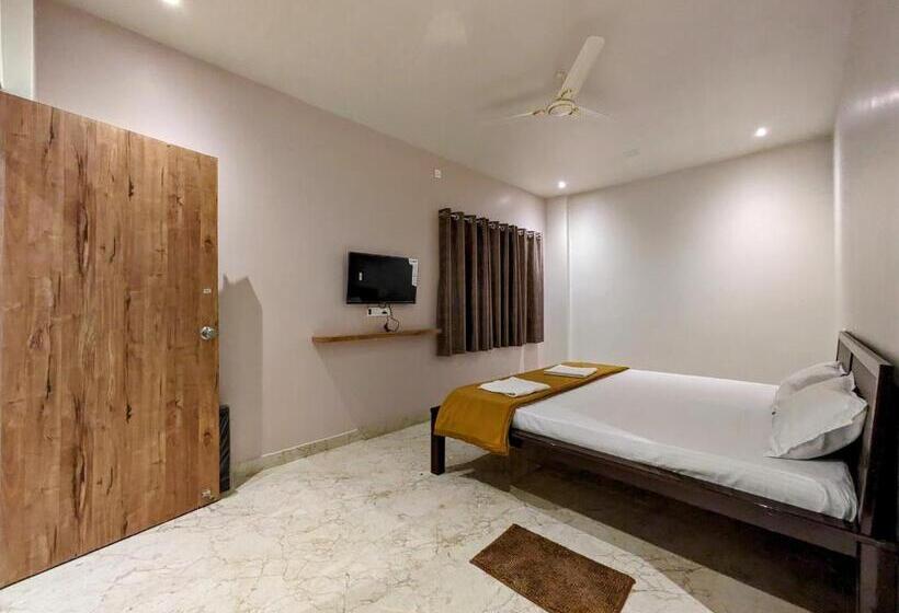 בית מלון כפרי Madhusudan Executive