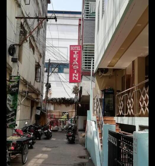 호텔 Teja S Inn