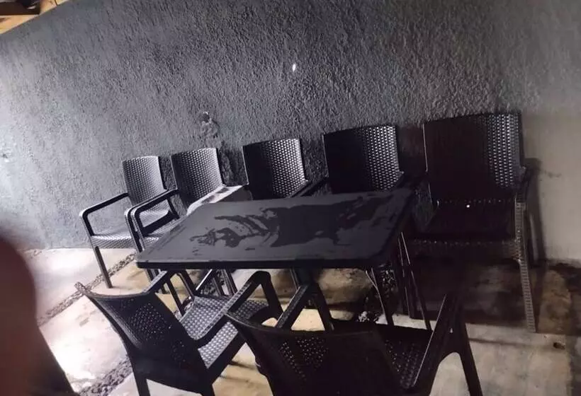 هتل The Crib Artist Residence