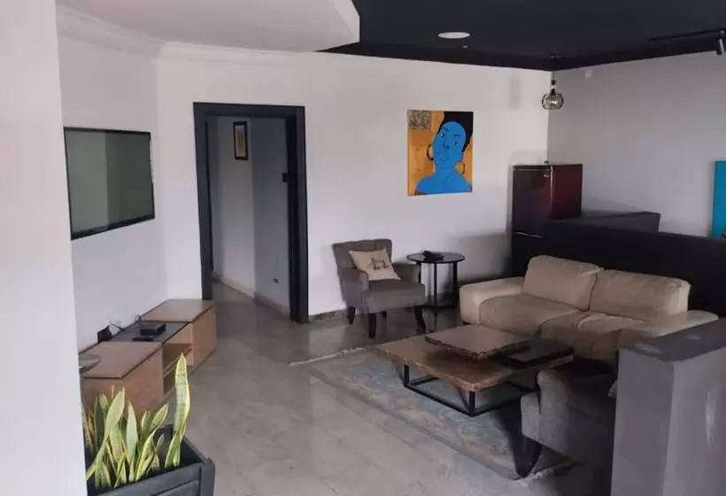 هتل The Crib Artist Residence