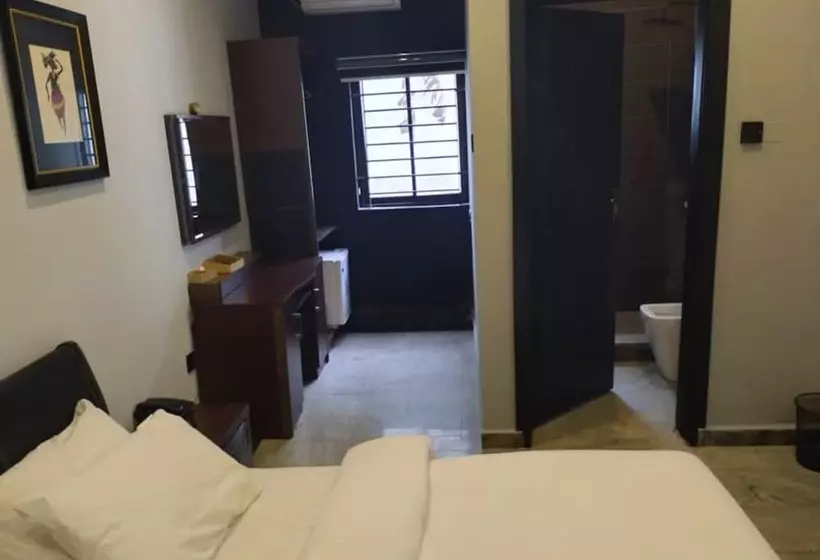 هتل The Crib Artist Residence