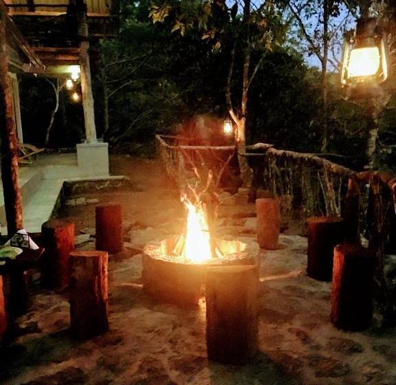 Отель The Vintage Villa Knuckles