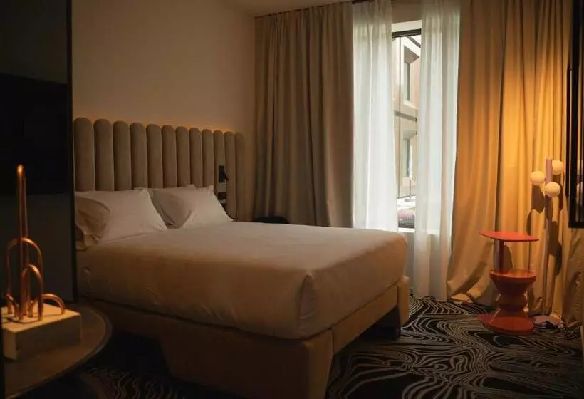 Hotelli Tribe Milano Malpensa