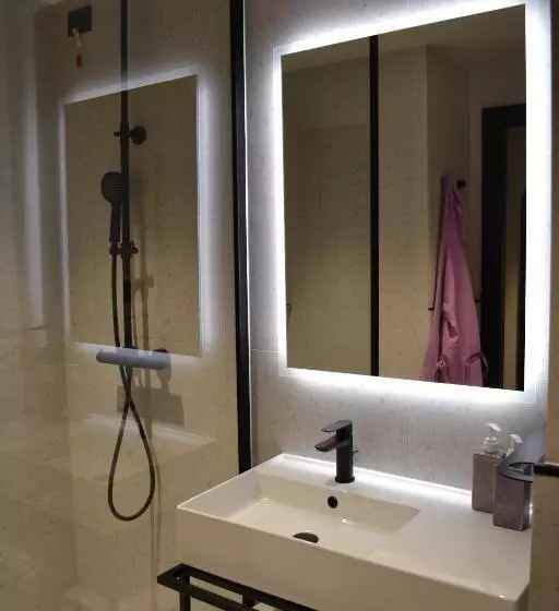 Hotelli Tribe Milano Malpensa