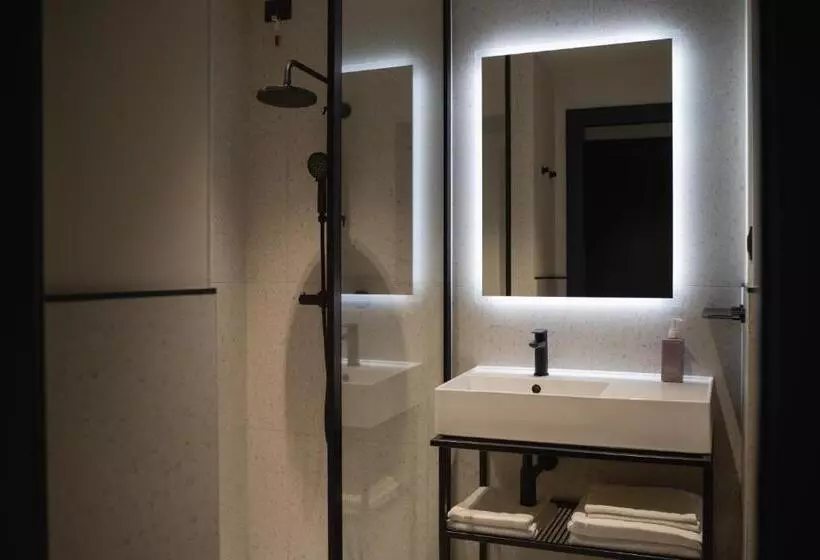 Hotelli Tribe Milano Malpensa