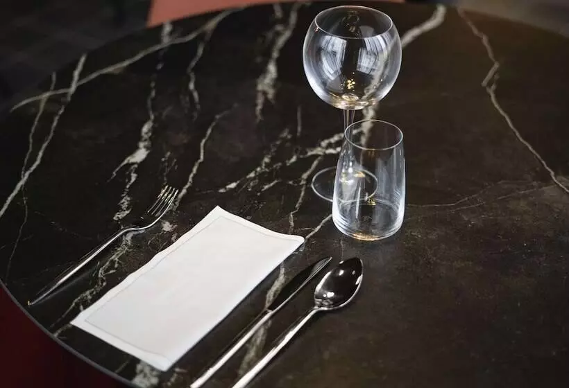 Hotelli Tribe Milano Malpensa