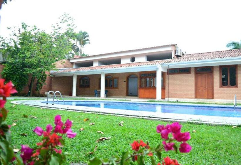 פנסיון Sun House