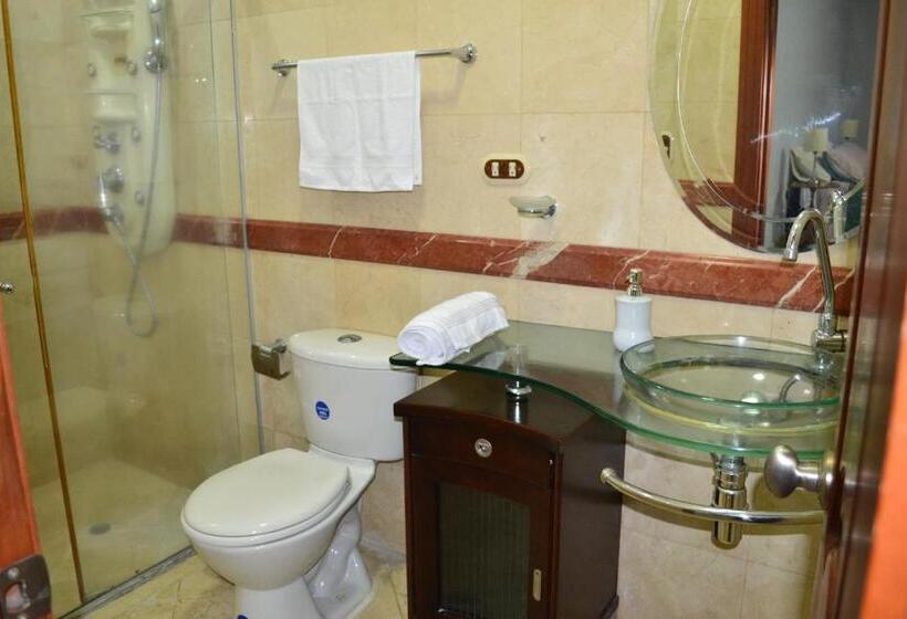 פנסיון Sun House