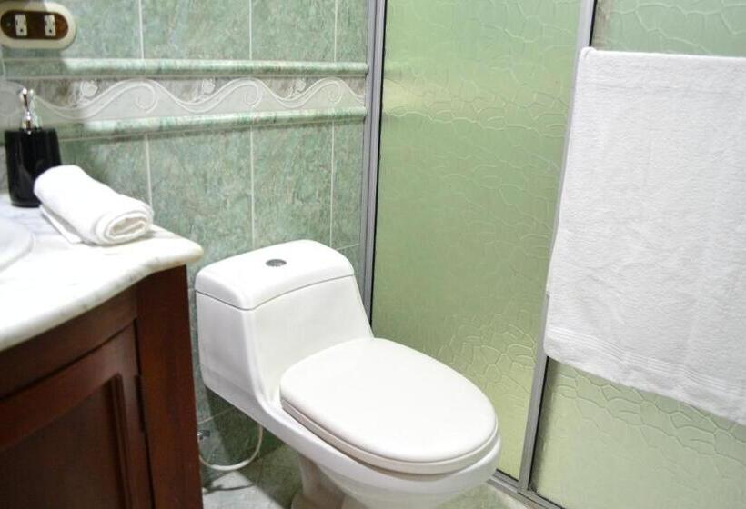 פנסיון Sun House