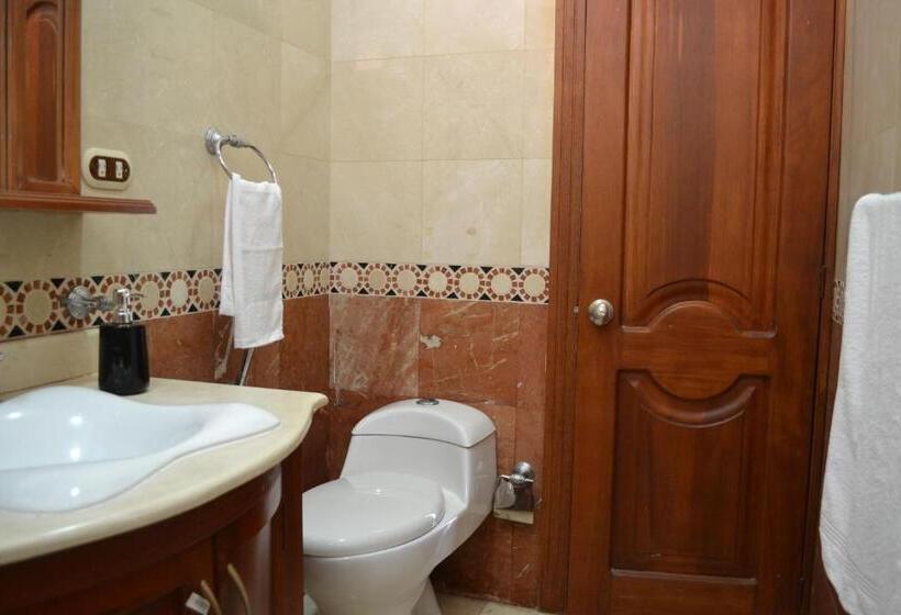 פנסיון Sun House