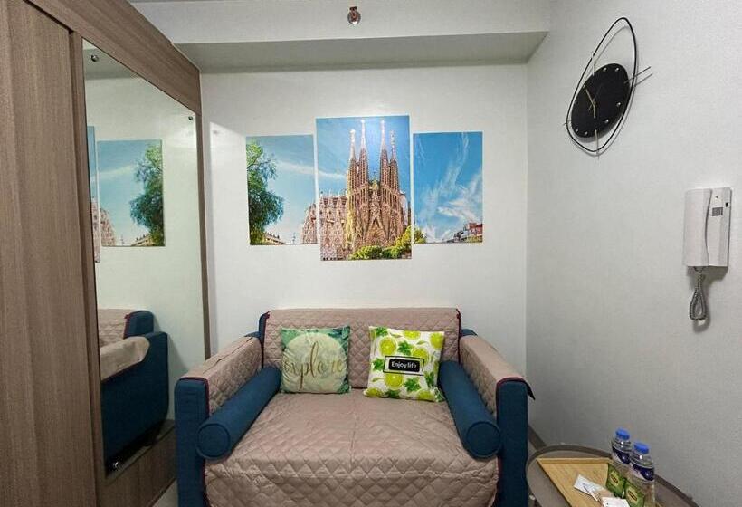 Shore Residences Moa Dynastel Staycation