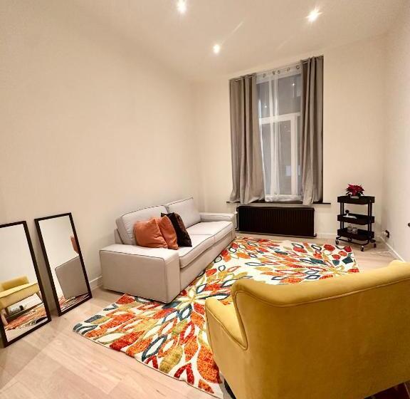 Cozy Bed And Breakfast At European Commision