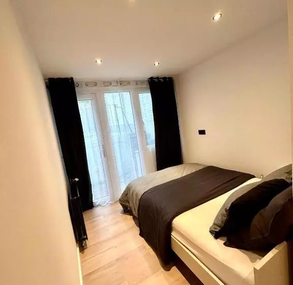 Cozy Bed And Breakfast At European Commision