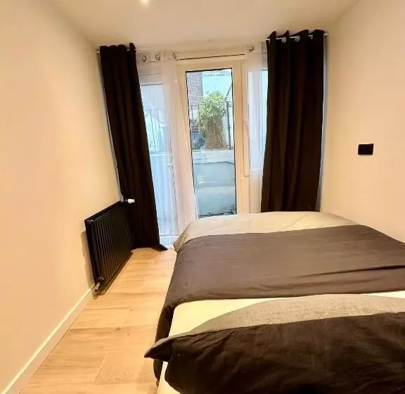 Cozy Bed And Breakfast At European Commision