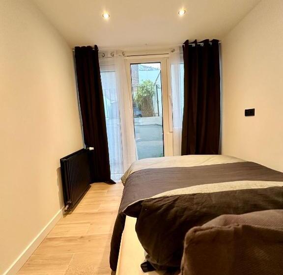 Cozy Bed And Breakfast At European Commision