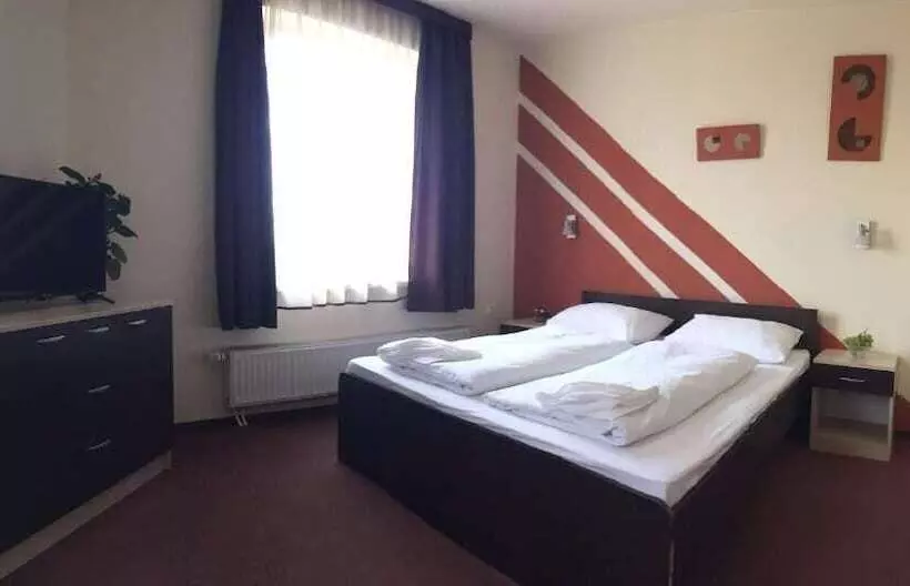 City Hotel Agoston