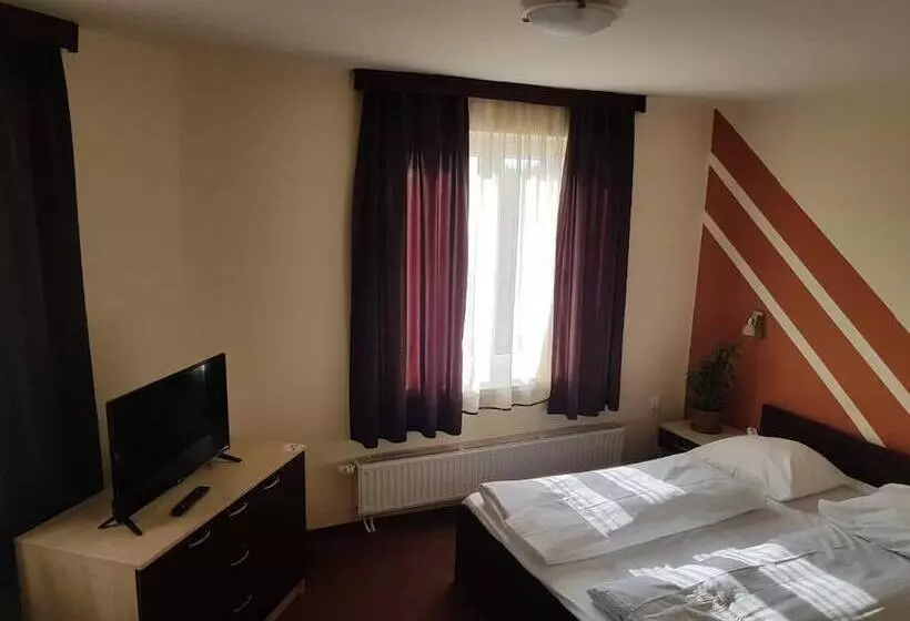 City Hotel Agoston
