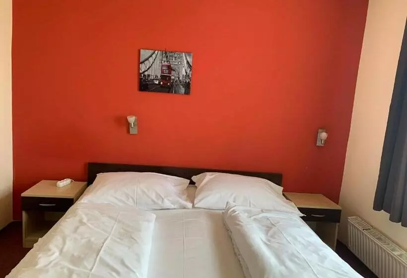 City Hotel Agoston