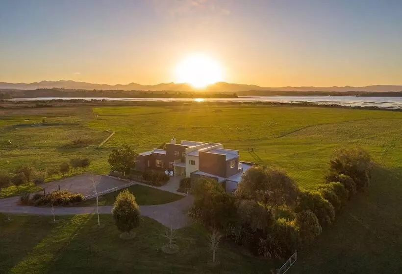 Hotelli Appleby House & Rabbit Island Huts