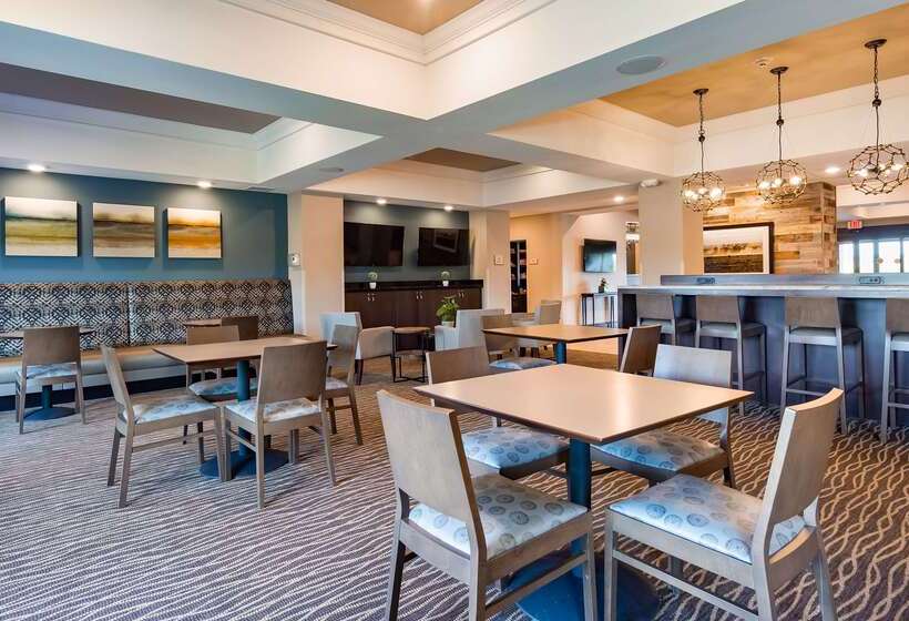 בית מלון כפרי Best Western Plus Overland Inn