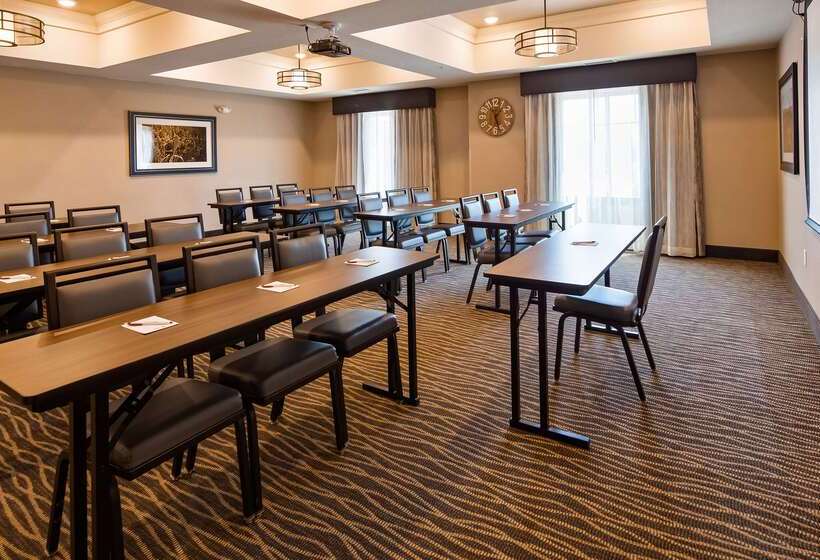 בית מלון כפרי Best Western Plus Overland Inn