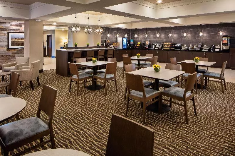 ホテル Best Western Plus Overland Inn