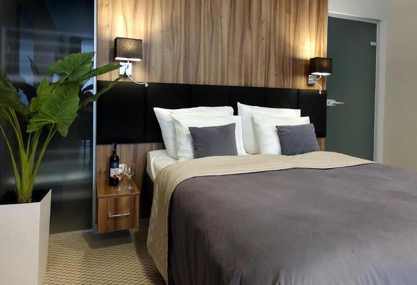 هتل Diuna Beskidy Ustroń   Dawny Kolejarz