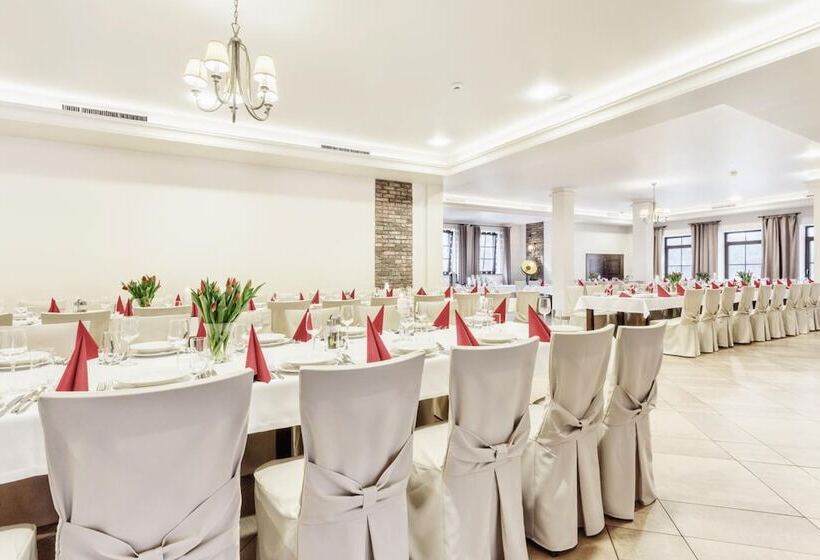 酒店 Modrzewiowy Dwór