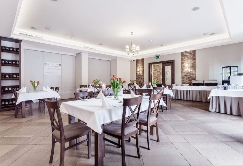 酒店 Modrzewiowy Dwór