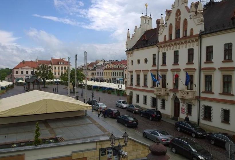 هتل Apartamenty Pod Ratuszem