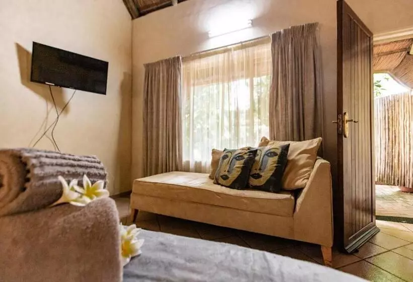 Hotelli Selati 103 Guest Cottages