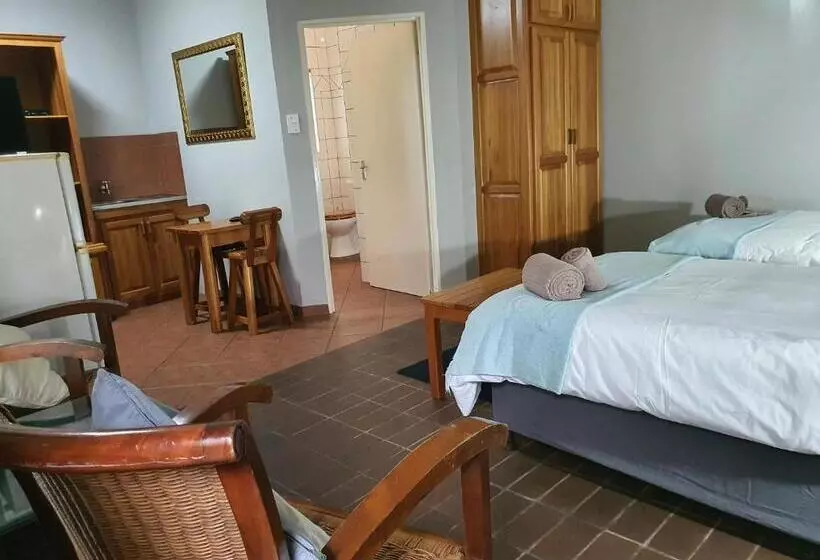 Hotelli Selati 103 Guest Cottages