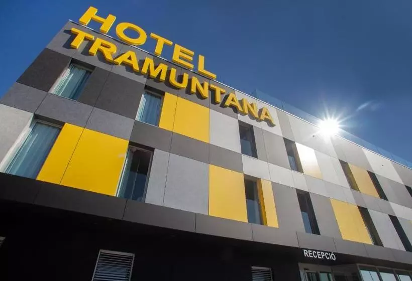 ホテル Tramuntana