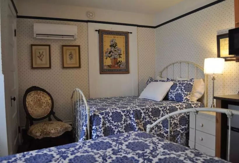 ホテル Victorian Inn & Carriage House