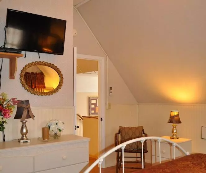 ホテル Victorian Inn & Carriage House