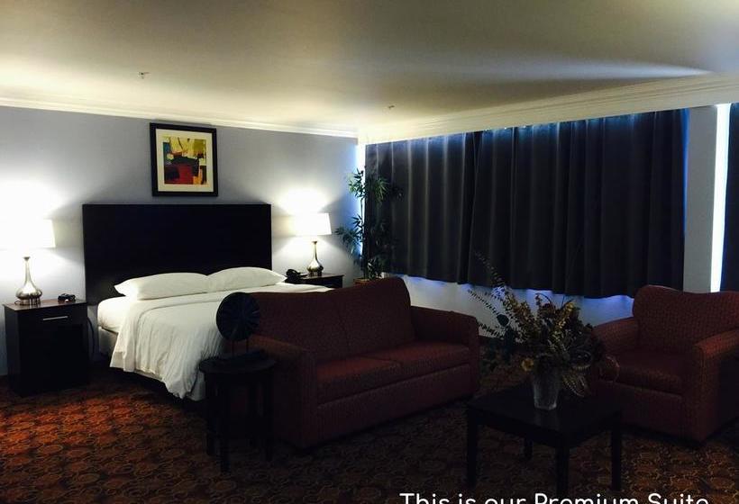 The Grand Peers Hotel