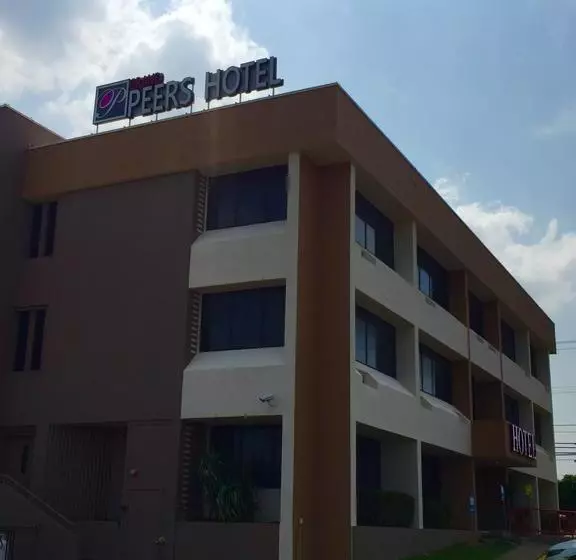 The Grand Peers Hotel