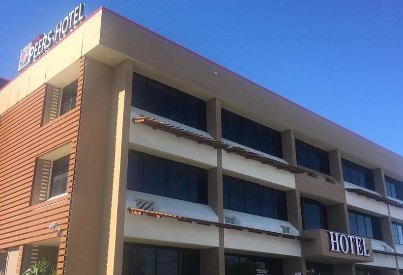 The Grand Peers Hotel