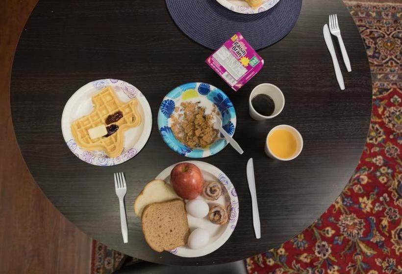 The Grand Peers Hotel